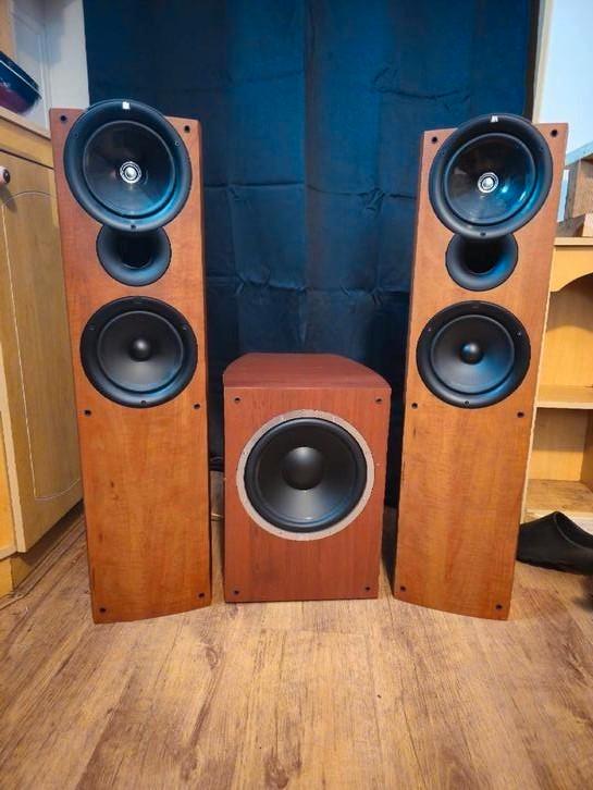 High end kef q5 / heco victa sub 25a, Audio, Tv en Foto, Luidsprekers, Zo goed als nieuw, Subwoofer, 120 watt of meer, Overige merken
