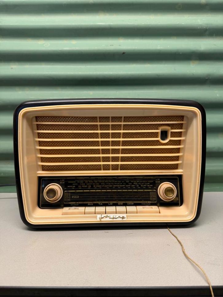 Körting radio bakeliet, Antiek en Kunst, Antiek | Tv's en Audio, Ophalen of Verzenden
