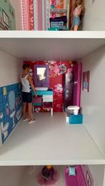 Heel groot poppenhuis met Barbie inrichting, Ophalen, Zo goed als nieuw, Poppenhuis