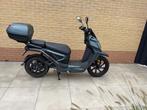 Motor scooter elektrisch, Ophalen