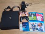 Playstation 4 Pro (PS4) met 2 controllers en o.a. FIFA 25, Met 2 controllers, Ophalen of Verzenden, Zo goed als nieuw, Met harde schijf