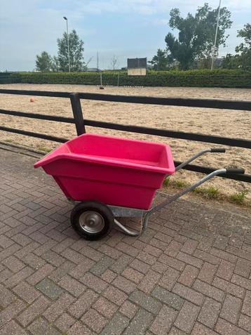 2 wiel kiepkruiwagen beschikbaar voor biedingen