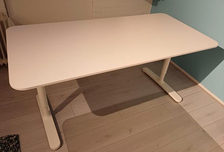 Wit Ikea Besta bureau 160x80, Huis en Inrichting, Bureaus, Gebruikt, Bureau, In hoogte verstelbaar, Ophalen