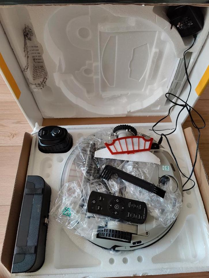 Zo goed als nieuwe robotstofzuiger, Witgoed en Apparatuur, Stofzuigers, Zo goed als nieuw, Robotstofzuiger, Minder dan 1200 watt