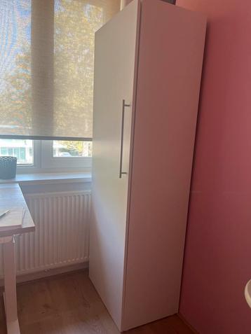Ikea kast met planken