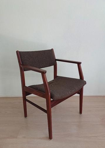 Twee stoelen voor Hulmefa jaren 60 beschikbaar voor biedingen
