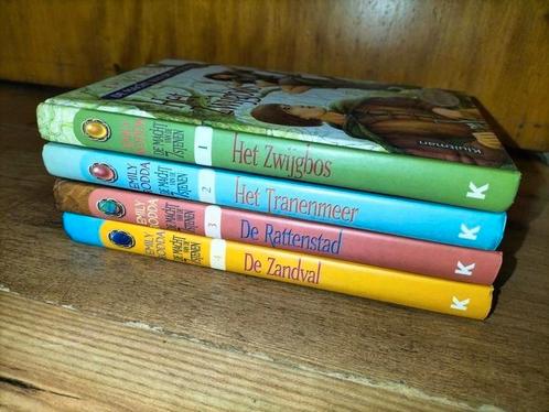 Diverse Deltora boeken, Emily Rodda, €3,50 per stuk, Boeken, Kinderboeken | Jeugd | 10 tot 12 jaar, Gelezen, Ophalen of Verzenden