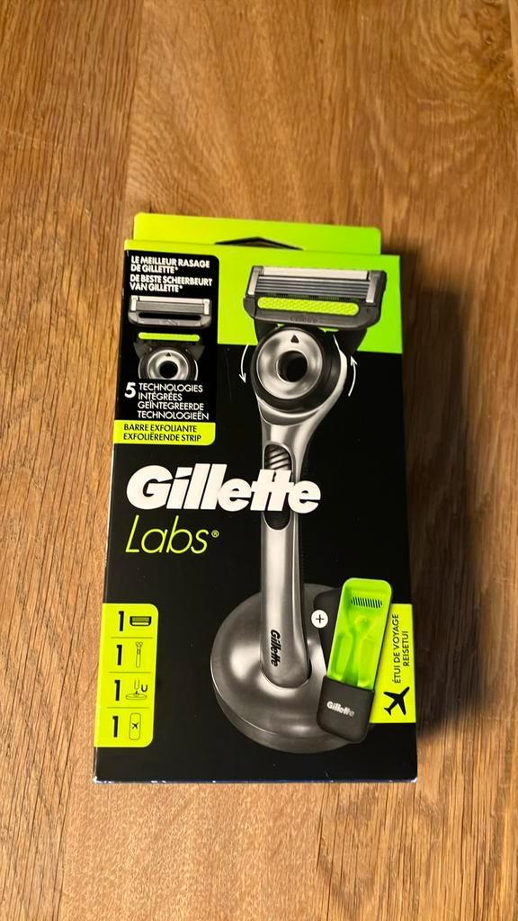 Nieuw in de verpakking Gillette Labs Scheermes + travellcase, Witgoed en Apparatuur, Persoonlijke-verzorgingsapparatuur, Nieuw