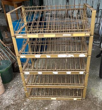 Brocante antiek opbergrek winkelrek beschikbaar voor biedingen