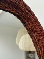 Vintage mid century rotan riet spiegel bruin retro ovaal, Ophalen of Verzenden, Ovaal, Minder dan 50 cm, Minder dan 100 cm