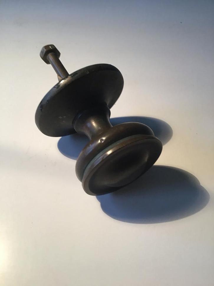 Oude metalen handgrepen uit Amsterdam, Doe-het-zelf en Verbouw, Hang- en Sluitwerk, Gebruikt, Klink of Kruk, Koper of Messing