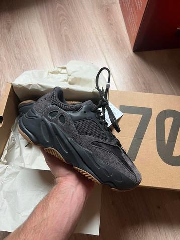 Adidas Yeezy Boost 700 Utility Black EU 37 1/3 beschikbaar voor biedingen