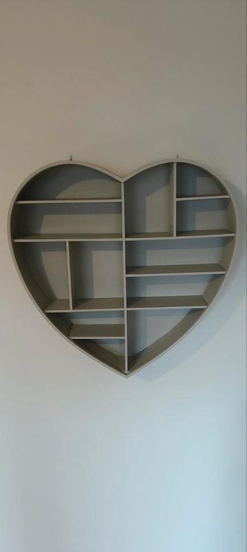 Wanddecoratie / opbergkastje hartvormig beschikbaar voor biedingen