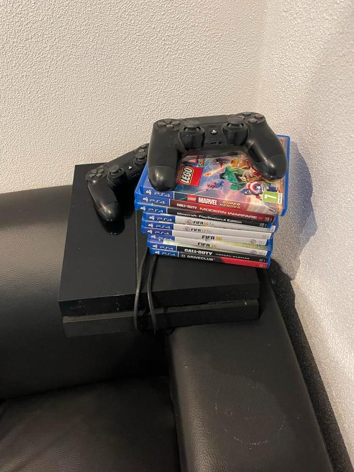 PlayStation 4 met games en controller, Spelcomputers en Games, Games | Overige, Gebruikt, Overige genres, 1 speler, Vanaf 7 jaar
