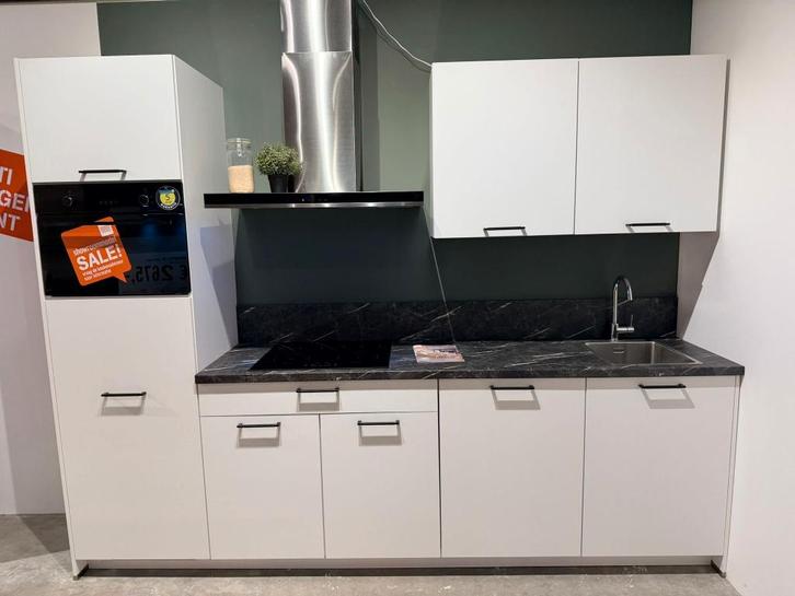 Showroomkeuken - Lincoln Alpin wit, Huis en Inrichting, Keuken | Complete keukens, Zo goed als nieuw, Enkelwandige keuken, Wit