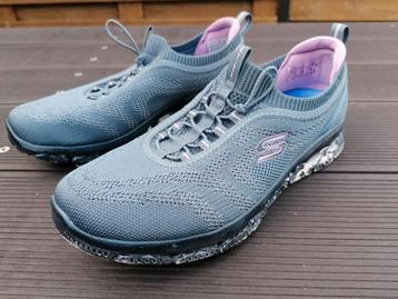 Skechers Stretch Fit Good Year Maat 39 slip ins sneakers  beschikbaar voor biedingen