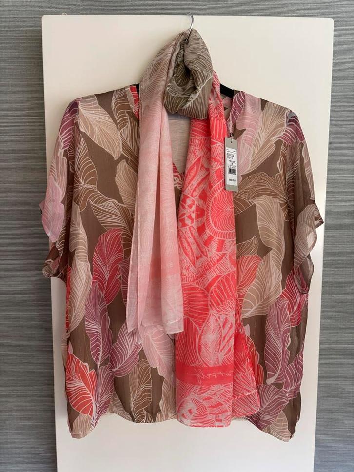 Meerdere stukken mt 48 oa nieuwe blouse met prijskaartje, Kleding | Dames, Truien en Vesten, Gedragen, Maat 46/48 (XL) of groter