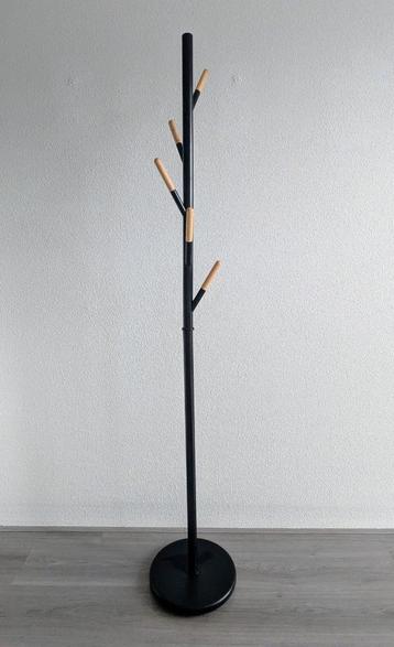 Staande Kapstok beschikbaar voor biedingen