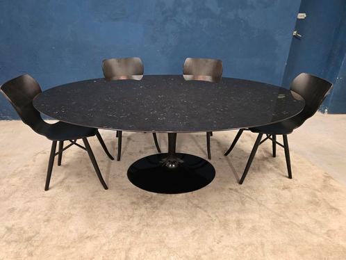 Knoll Tulip Nero Marquina marmer eettafel Eero Saarinen, Huis en Inrichting, Tafels | Eettafels, Zo goed als nieuw, Vijf personen of meer