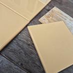 > 30m2 Antieke warm gele wandtegels klein facetrandje 15x15, Ophalen