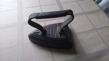 brocante strijkbout strijkijzer kachelbout gietijzer vintage beschikbaar voor biedingen