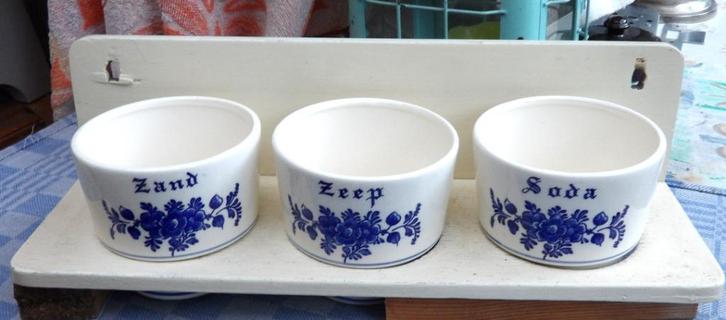 oud keukenrekje/ zand zeep soda set/ porseleinen potjes, Antiek en Kunst, Antiek | Emaille, Ophalen of Verzenden