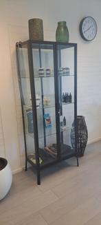 Mooie milsbo Vitrinekast met Glazen Deuren, Met deur(en), Zo goed als nieuw, Glas, Modern