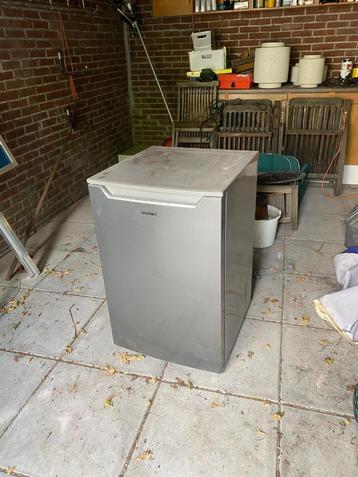 Husky Tafelvriezer – Goed Werkend, Kleine Deuk beschikbaar voor biedingen