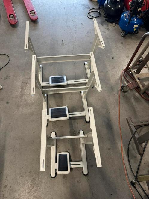 Industriele naaimachine onderstel verschillende afmetingen, Hobby en Vrije tijd, Naaimachines en Toebehoren, Zo goed als nieuw