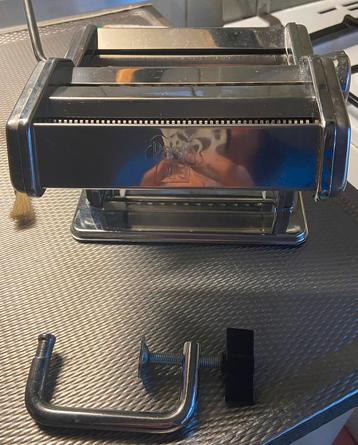 Pasta machine beschikbaar voor biedingen