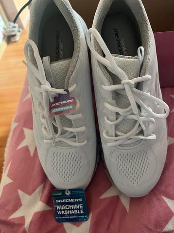 Witte Skechers Sneakers - Maat 40 beschikbaar voor biedingen
