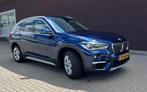 BMW X1 Sdrive20i 192pk Aut 2019 Blauw o.a. met trekhaak, Auto's, BMW, 1998 cc, 1800 kg, Zwart, Blauw