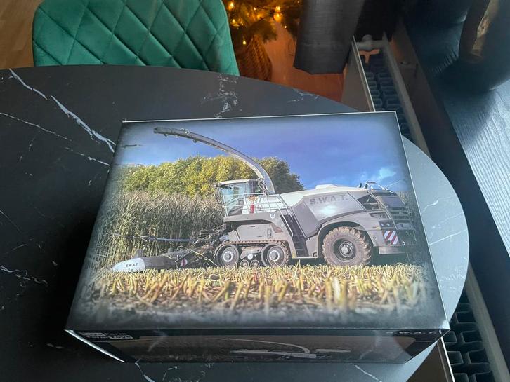 Claas jaguar 990 SWAT editie marge models, Hobby en Vrije tijd, Modelauto's | 1:32, Nieuw, Tractor of Landbouw, Overige merken