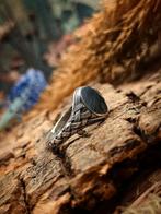 Handgemaakte Zilveren Zegelring, 18 tot 19, Nieuw, Ophalen of Verzenden, Dame of Heer