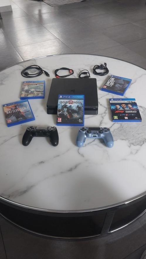 Playstation 4 set, Spelcomputers en Games, Spelcomputers | Sony PlayStation 4, Zo goed als nieuw, Slim, 1 TB, Met 2 controllers