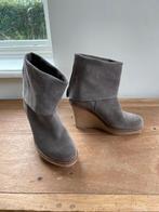 Paolo Simonini laarsjes suede taupe, maat 36, Kleding | Dames, Schoenen, Bruin, Lage of Enkellaarzen, Ophalen of Verzenden, Zo goed als nieuw