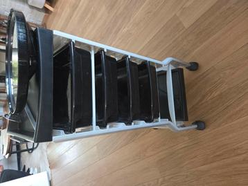 Kappers trolley met handspiegel + houder en Föhn wandhouder. beschikbaar voor biedingen