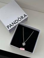 Pandora Sprankelend hart halo halsketting met hanger, Ophalen of Verzenden, Zo goed als nieuw, Zilver, Met strass