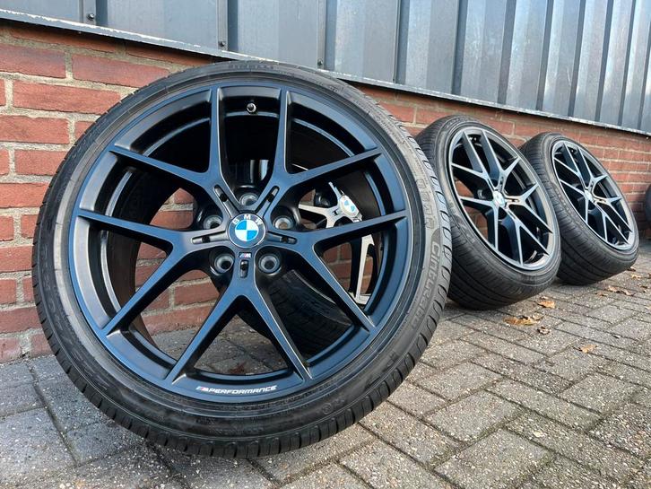 18 inch Originele BMW 1 Serie F40 F44 Zomerset 554M Pirelli, Auto-onderdelen, Banden en Velgen, Banden en Velgen, Zomerbanden