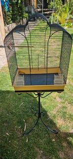 Vogel kooi met standaard, Dieren en Toebehoren, Vogels | Hokken en Kooien, Ophalen of Verzenden, Gebruikt, Metaal, Vogelkooi