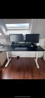 IKEA Bureau - In hoogte verstelbaar (handmatig), Ophalen, In hoogte verstelbaar, Zo goed als nieuw, Bureau