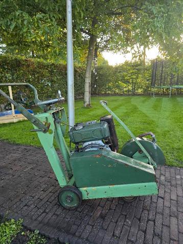 Betonzaag, vloerenzaag, asfaltzaag. beschikbaar voor biedingen