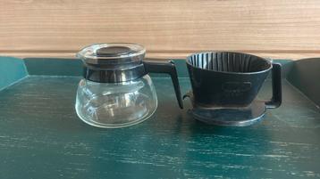 Klein glazen koffie kannetje met plastic filterhouder set: beschikbaar voor biedingen