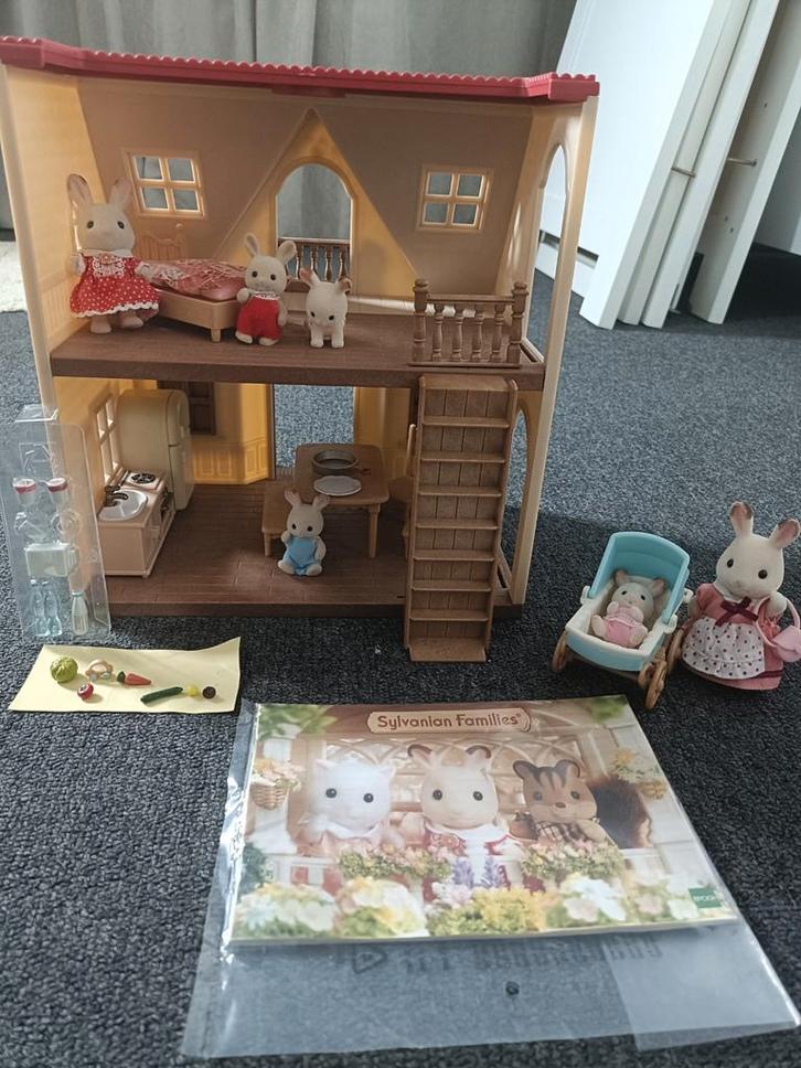 Sylvanian familie startershuis, Kinderen en Baby's, Speelgoed | Poppenhuizen, Gebruikt, Ophalen