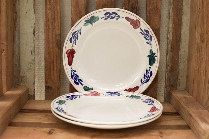 3 stuks Boch boerenbont borden 48316, Huis en Inrichting, Keuken | Servies, Gebruikt, Bord(en), Wedgwood, Aardewerk, Ophalen of Verzenden