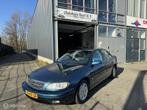 Opel Omega 2.2i-16V Business Edition Automaat! APK! NAP Logi, Auto's, Omega, Gebruikt, Beige, 4 cilinders