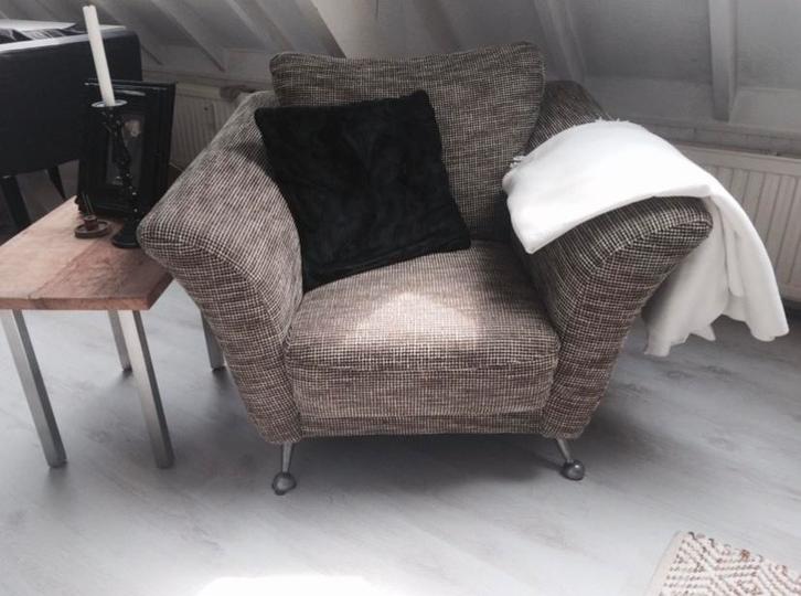 Luxe fauteuil in beige/bruin tinten, Huis en Inrichting, Fauteuils, Zo goed als nieuw, Stof, 75 tot 100 cm, Minder dan 75 cm, Ophalen