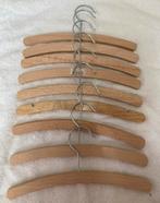 9 houten kleding hangers voor kinderen, Ophalen of Verzenden, Zo goed als nieuw, Hout, Kinderen