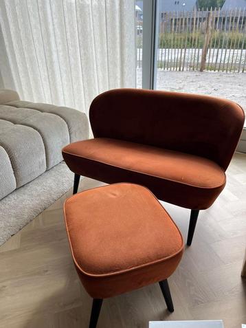 Woood Fauteuil met Hocker beschikbaar voor biedingen