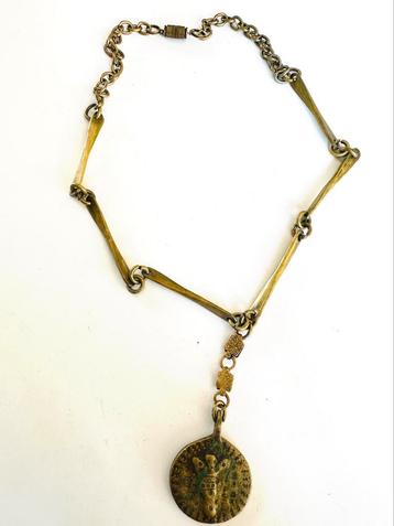 Oude etnisch Afrikaanse ketting/hanger beschikbaar voor biedingen
